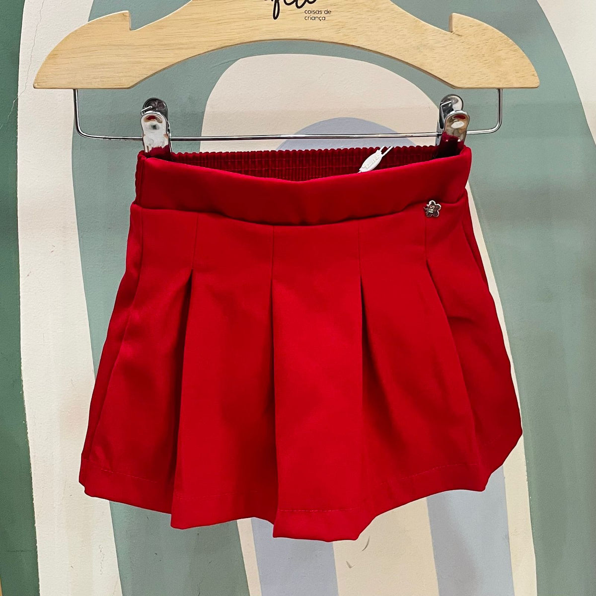 Shorts Saia Colegial Plissado Vermelho Mon Sucre