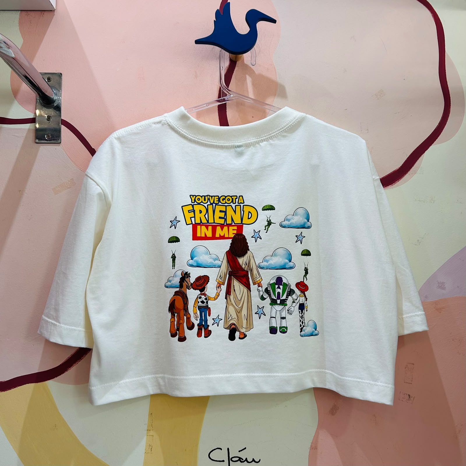 Blusa cropped Adulto Feminina Manga Curta Off Toy Story e Jesus