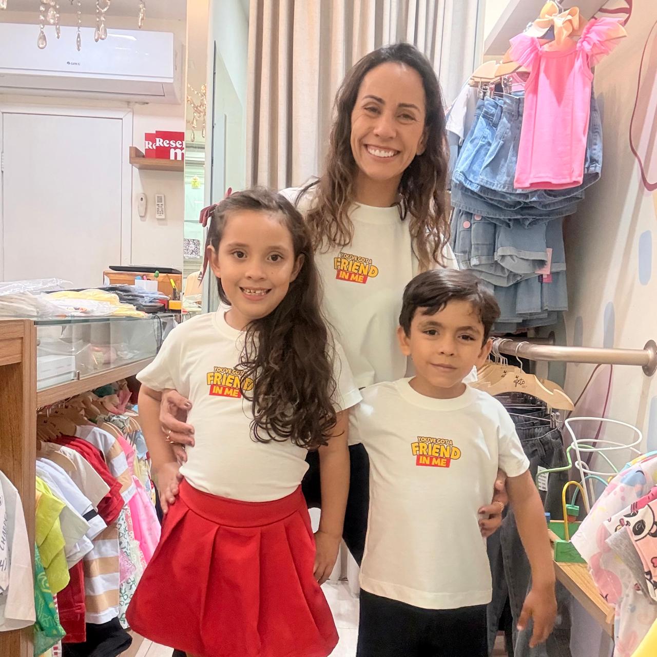 Blusa cropped Adulto Feminina Manga Curta Off Toy Story e Jesus