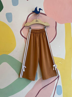 Calça menina faixa Lateral Caramelo