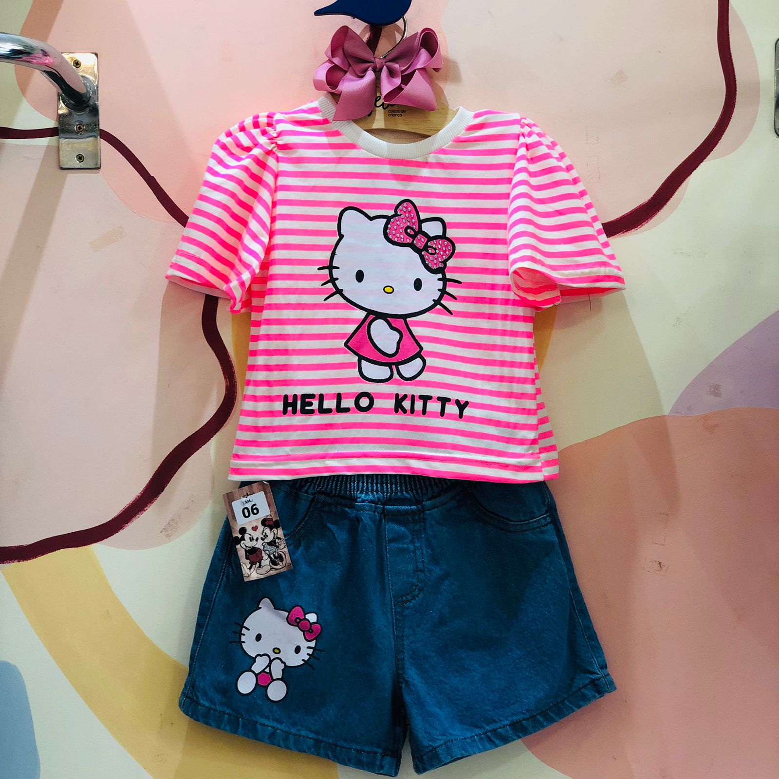 Conjunto Menina Hello Kitty Disney manga curta rosa shorts jeans