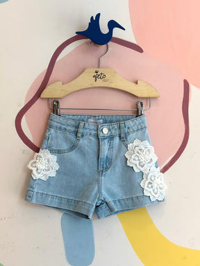 Shorts Momi menina Apliques Flores Jeans