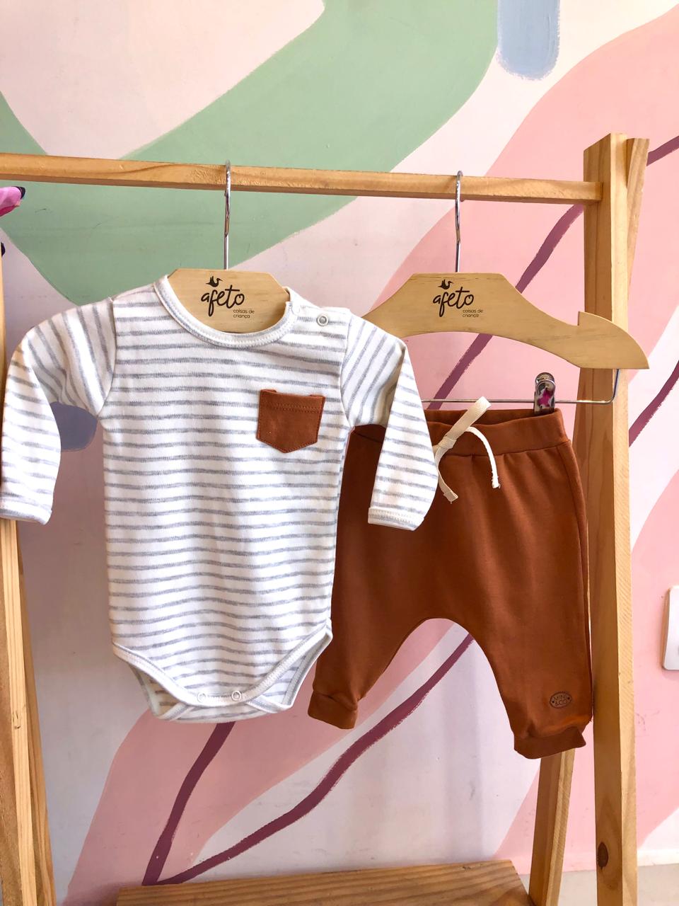 Conjunto manga longa Calça Mini & Co menino Listrado Bolsinho