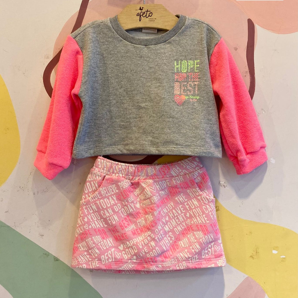 Conjunto Manga Longa Saia menina Lettering Neon