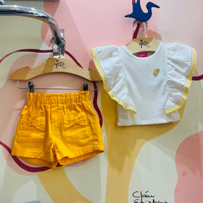 Conjunto Infantil Menina Manga Curta Canelado Babado e Shorts Sarja Amarelo Momi