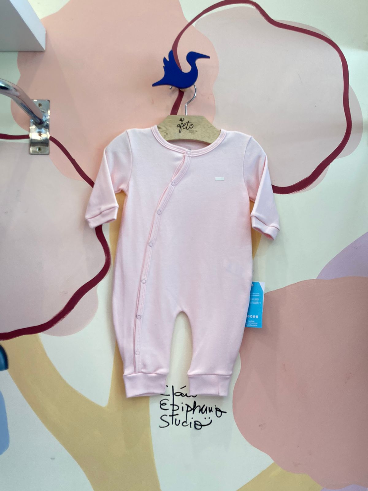 Macacao Manga Longa Hug Infantil Unissex Suedine Liso Botoes