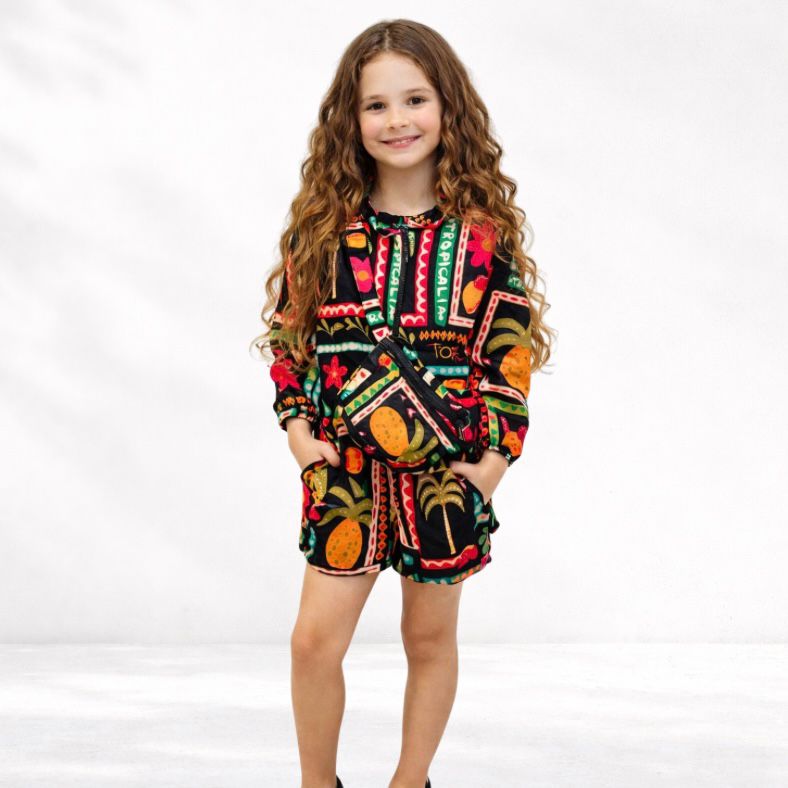 Conjunto Infantil Menina Bomber Shorts com Pochete Quadros Tropical