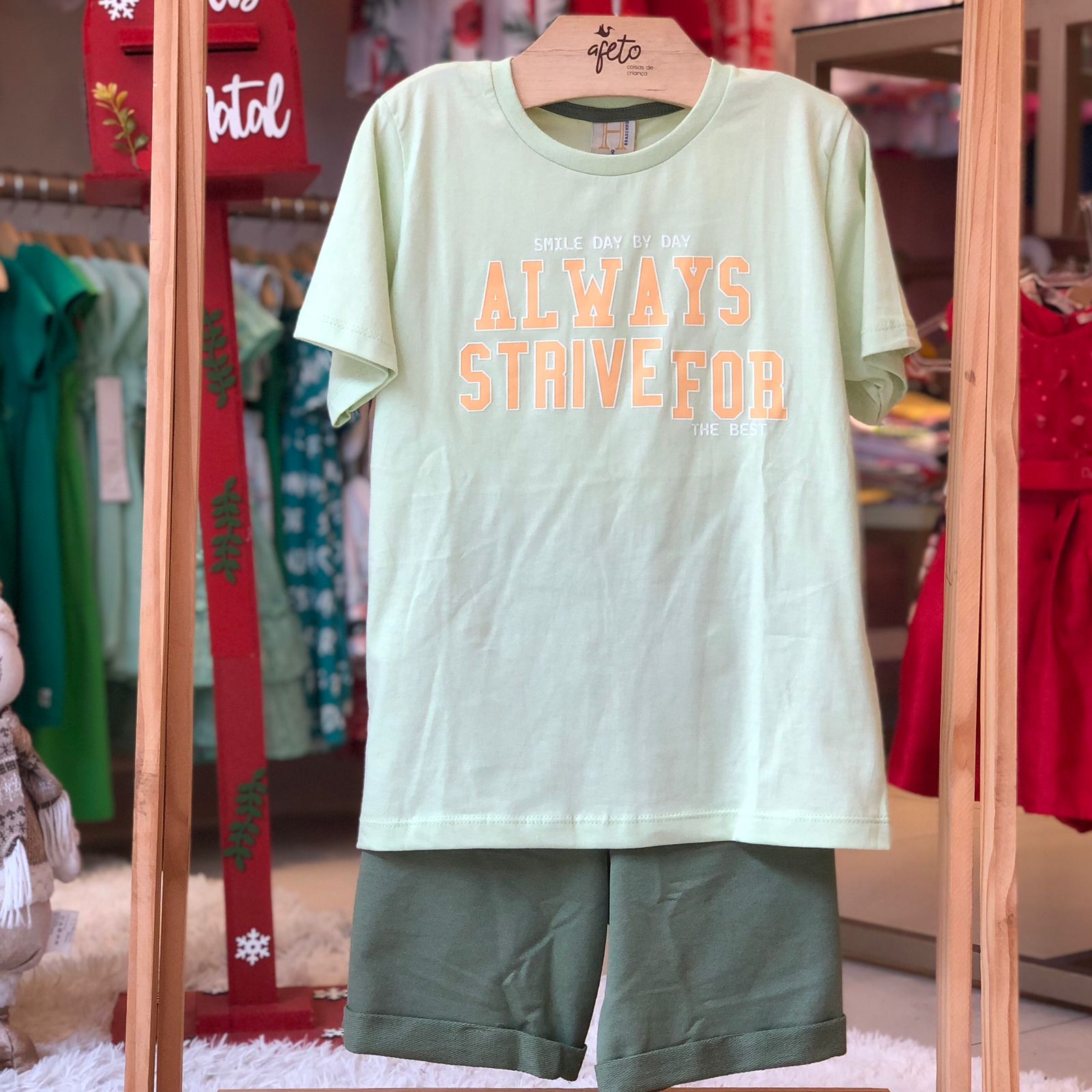 Conjunto manga curta Bermuda Hrradinhos menino Always Verde