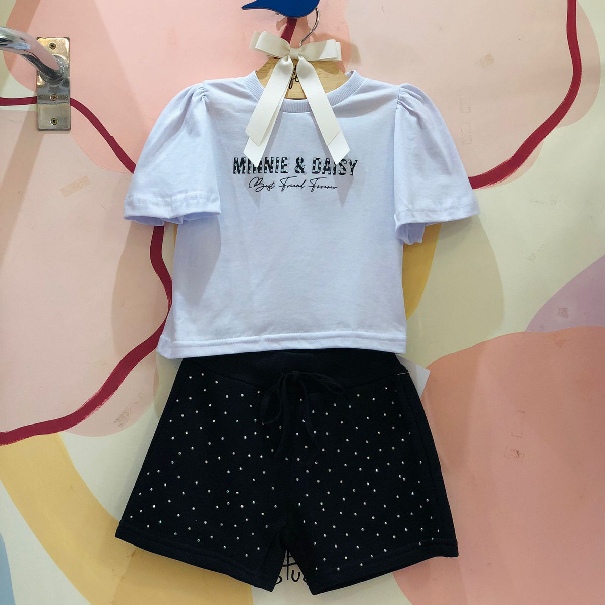 Conjunto Menina Minnie Margarida Disney manga curta branco shorts preto